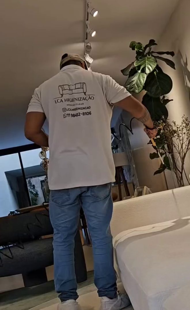 Técnico da LCA em atendimento